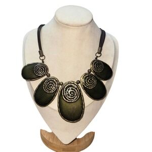 Statement‎ Necklace Green & Gold Tone Oval Spiral Design Adjustable